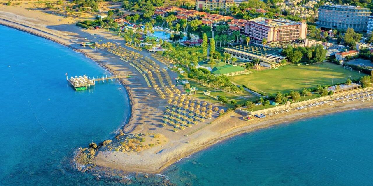 ზღვაში შეჭრილი ხმელეთის ნაწილია, ანტალია, თურქეთი