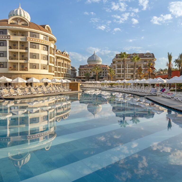 სასტუმრო აუზით, ანტალია, თურქეთი